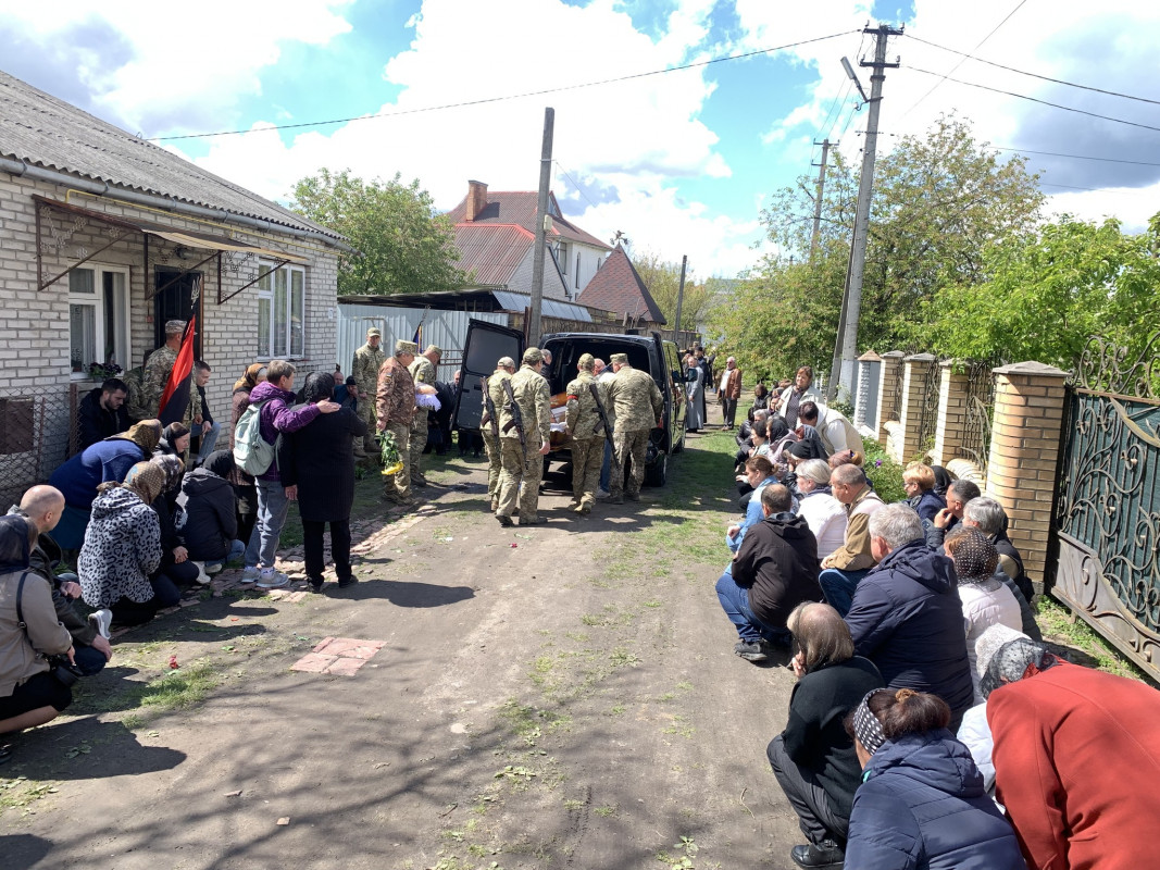 Важке поранення стало смертельним: на Волині попрощались з Героєм Сергієм Стернічуком