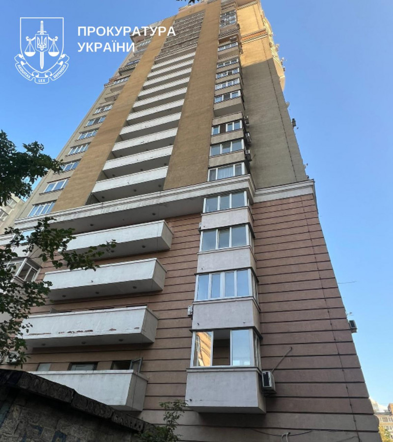 Задушив дружину й доньку, а потім наклав на себе руки: у столиці розслідують трагедію