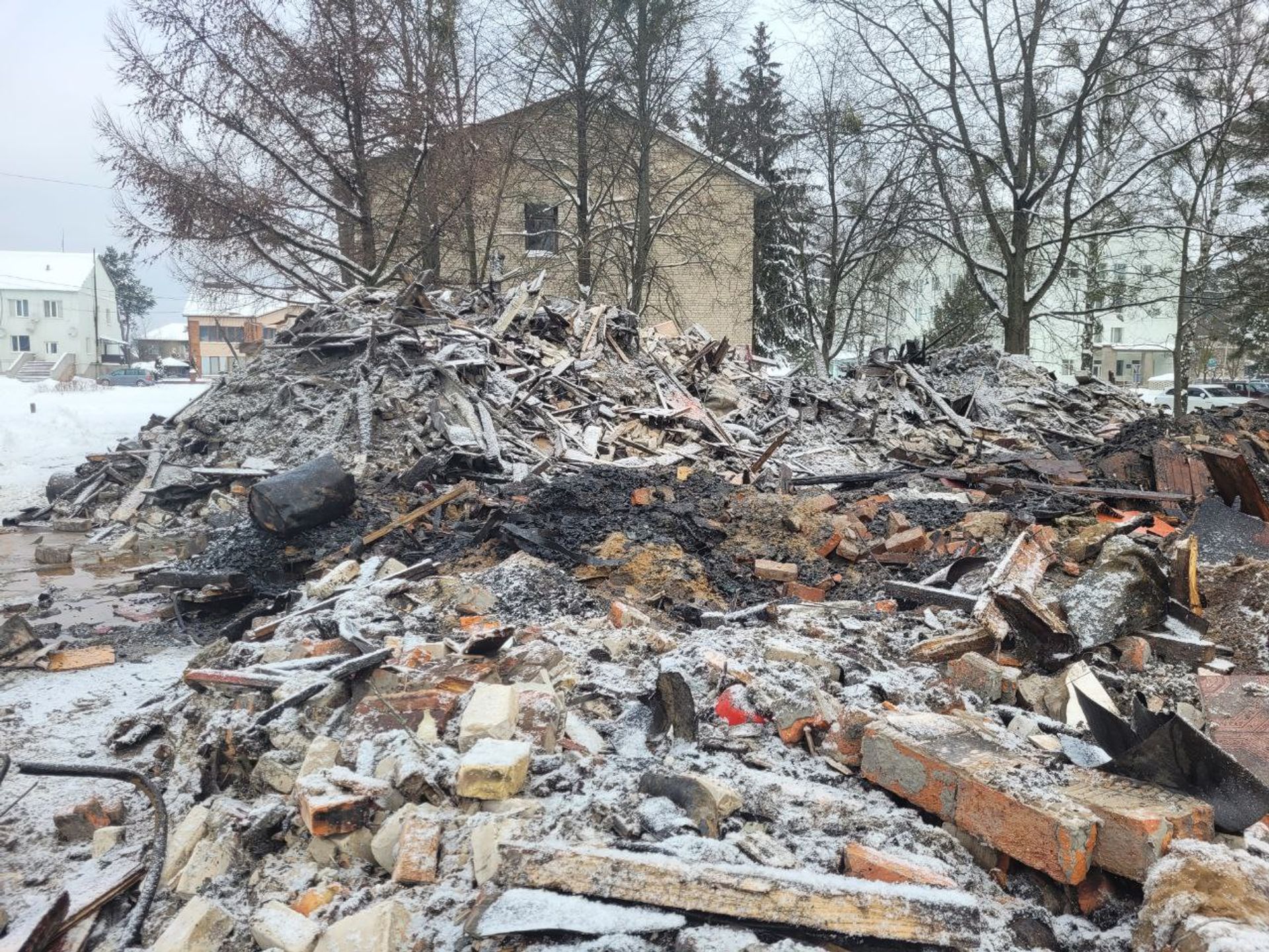 «Згоріло все. Нічого не залишилося»: на Волині після пожежі житло п’яти сімей наразі відбудувати неможливо