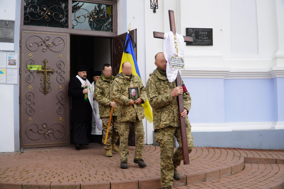 Наслідки поранення не пройшли безслідно: на Волині попрощались з Героєм Володимиром Воробйовим