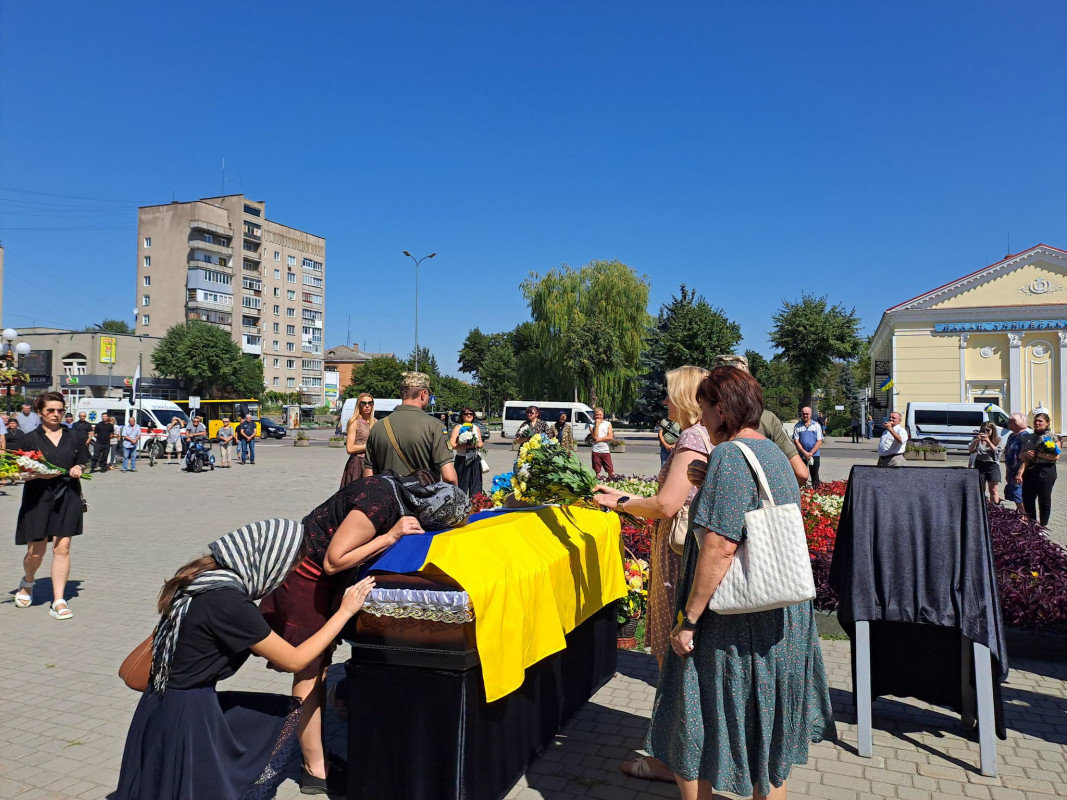 Звістку про загибель Героя рідні отримали у день його народження: на Волині попрощалися із воїном Олександром Резванюком