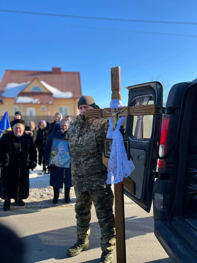 Навіки 33: на Волині попрощалися з військовослужбовцем Валентином Дмитруком