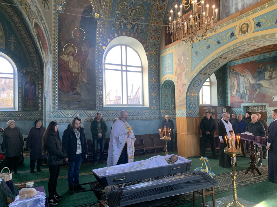 На Волині поховали військовослужбовця десантно-штурмових військ Максима Постєвку