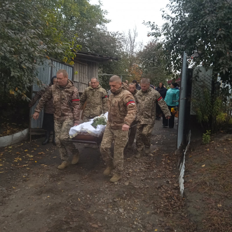 На Волині 78-річний батько поховав сина-захисника Миколу Барилюка, якого влітку призвали до війська