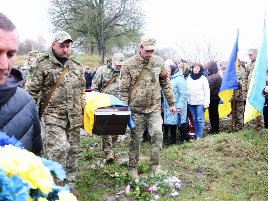 Довгий час вважався зниклим безвісти: на Волині попрощалися з Героєм Валентином Боском