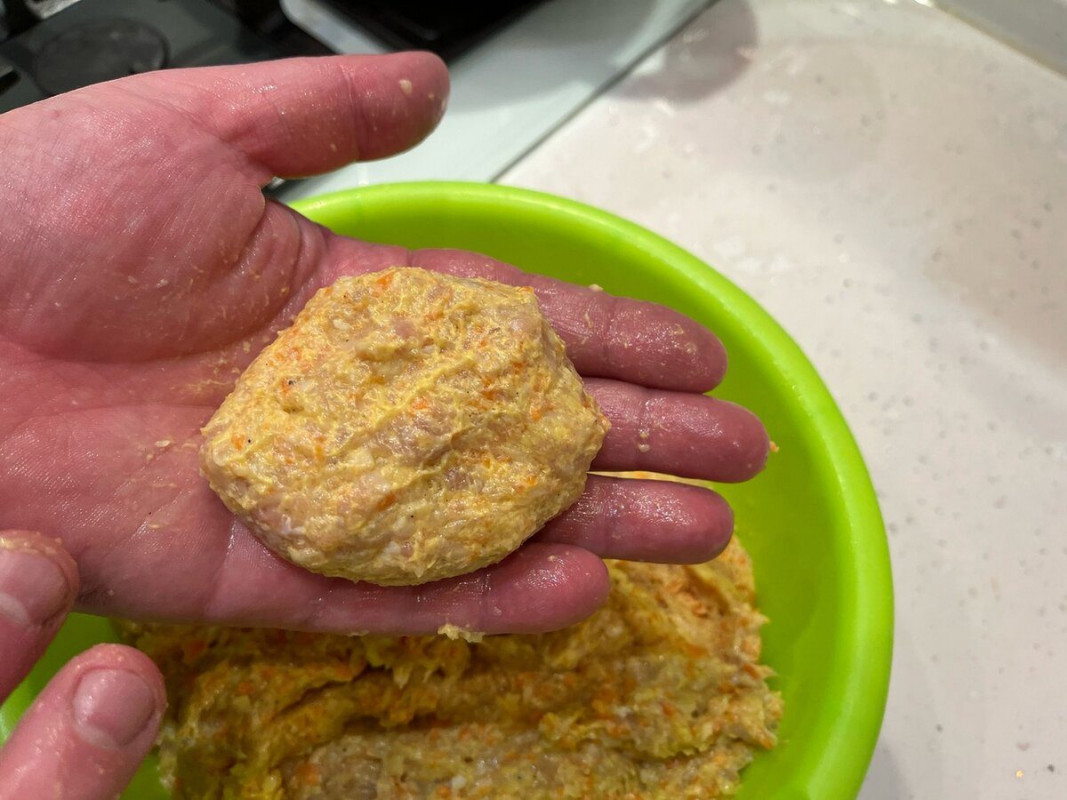 Як приготувати соковиті та пишні котлети без додавання хліба у фарш