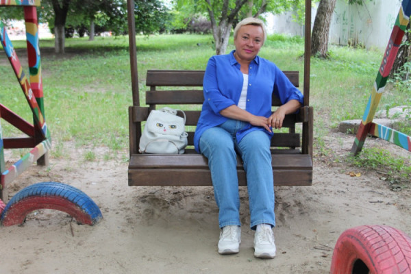 «Це було схоже на фільм жахів в 3D». Історія художниці з Маріуполя, яка евакуювалася до Луцька