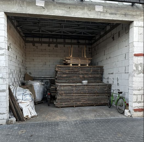 Під Луцьком продається меблеве виробництво, що працює на сонячних панелях