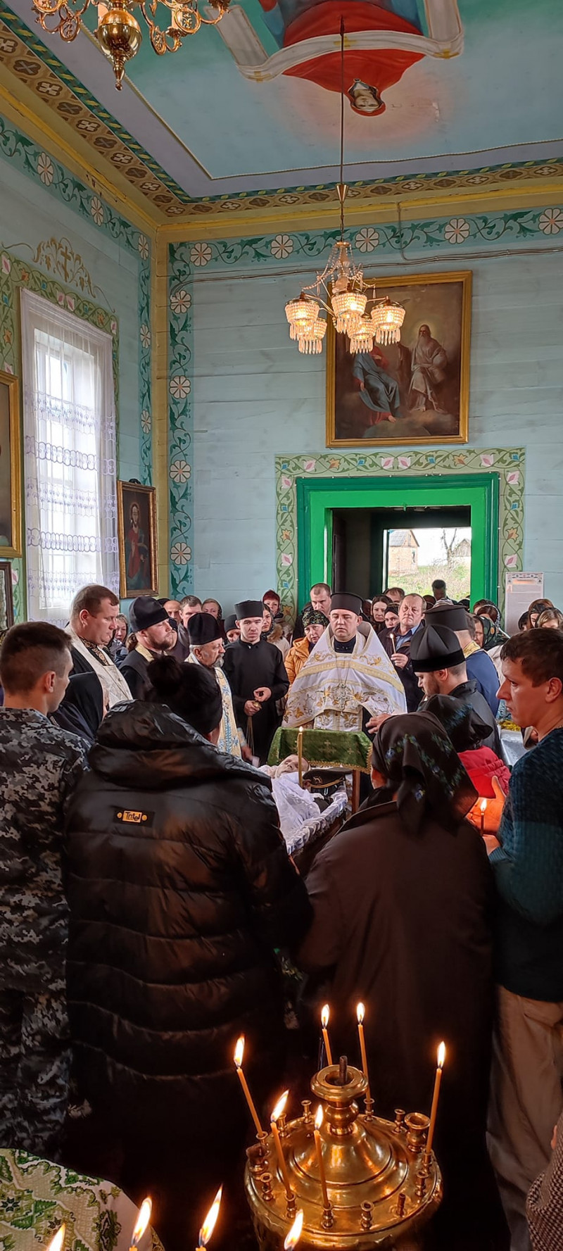 Зійшлося усе село: поховали 29-річного сапера з Луцького району Віталія Костюка. Фото