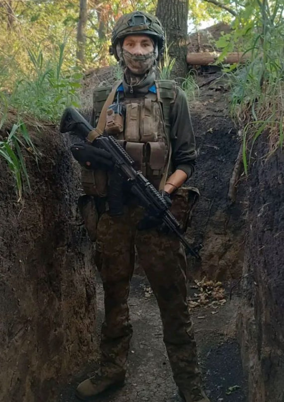 Втратив обидві ноги, пережив клінічну смерть і вижив: історія 29-річного захисника з Волині