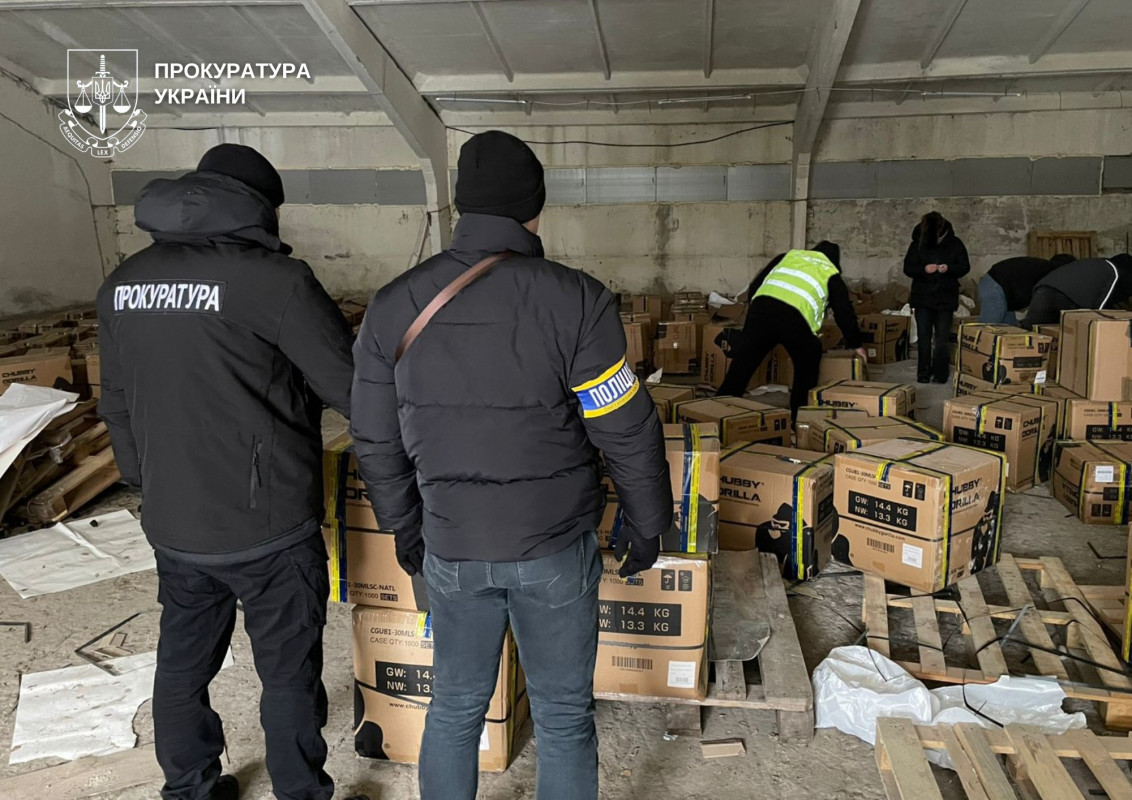 Незаконний бізнес на 430 млн грн: троє волинян організували мережу виготовлення і збуту наркотиків