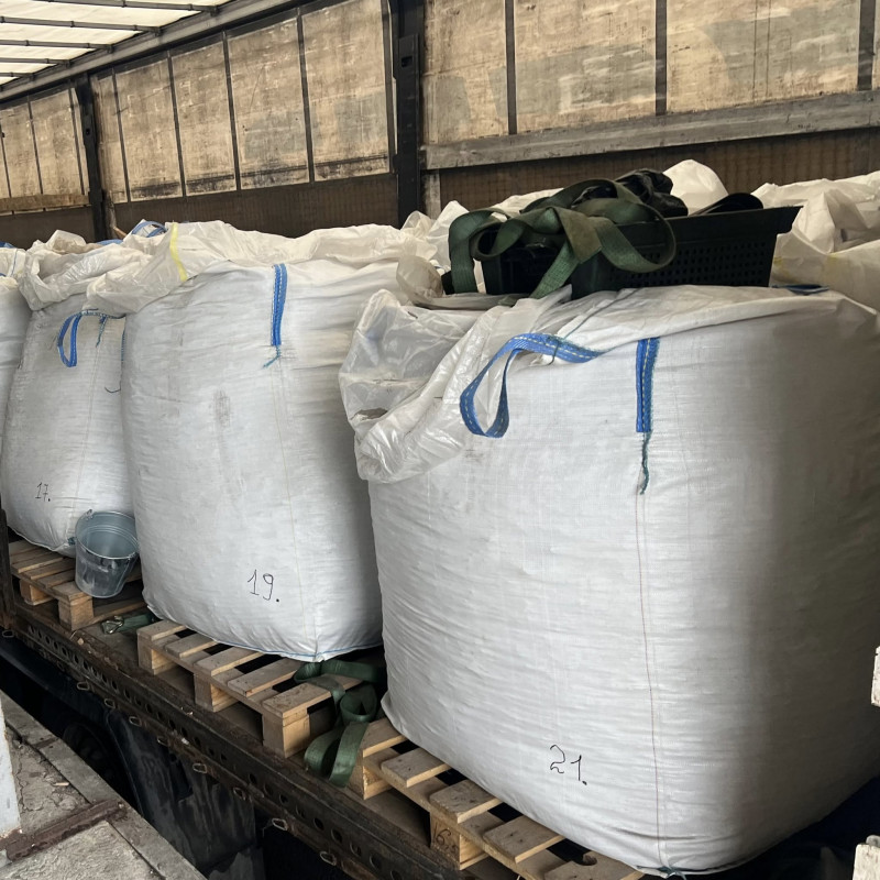 На волинському кордоні під цинковим порошком хотіли провезти понад 16 тонн брухту дорогоцінних металів