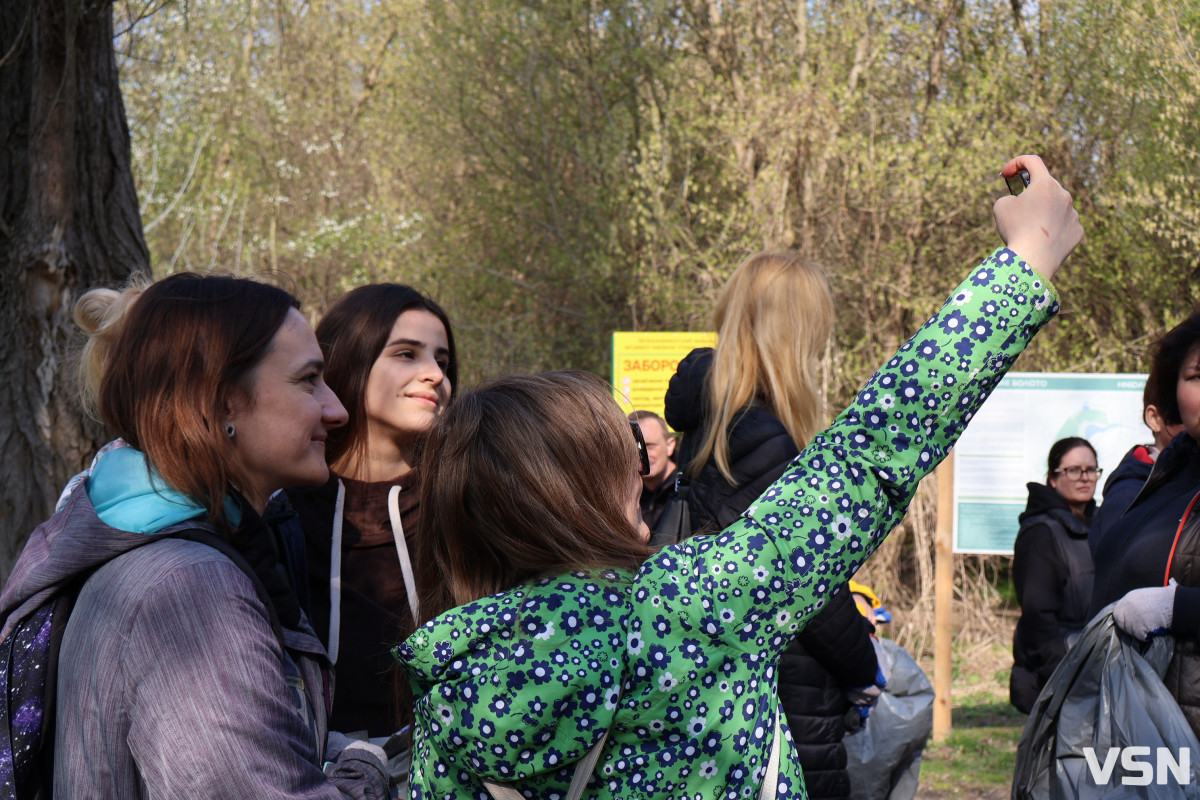 У Луцьку стартувала загальноміська толока: прибирають парки та заповідні зони
