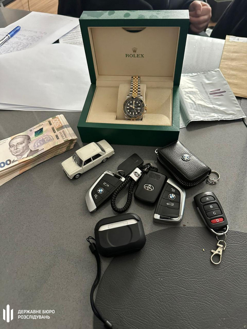 Гнилі продукти для військових: ДБР викрило мільйонну схему на харчах для армії