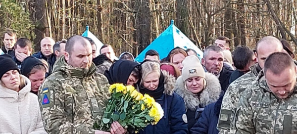 Залишилися мати, дружина та брати: на Волині поховали 26-річного Героя Віктора Шульгана