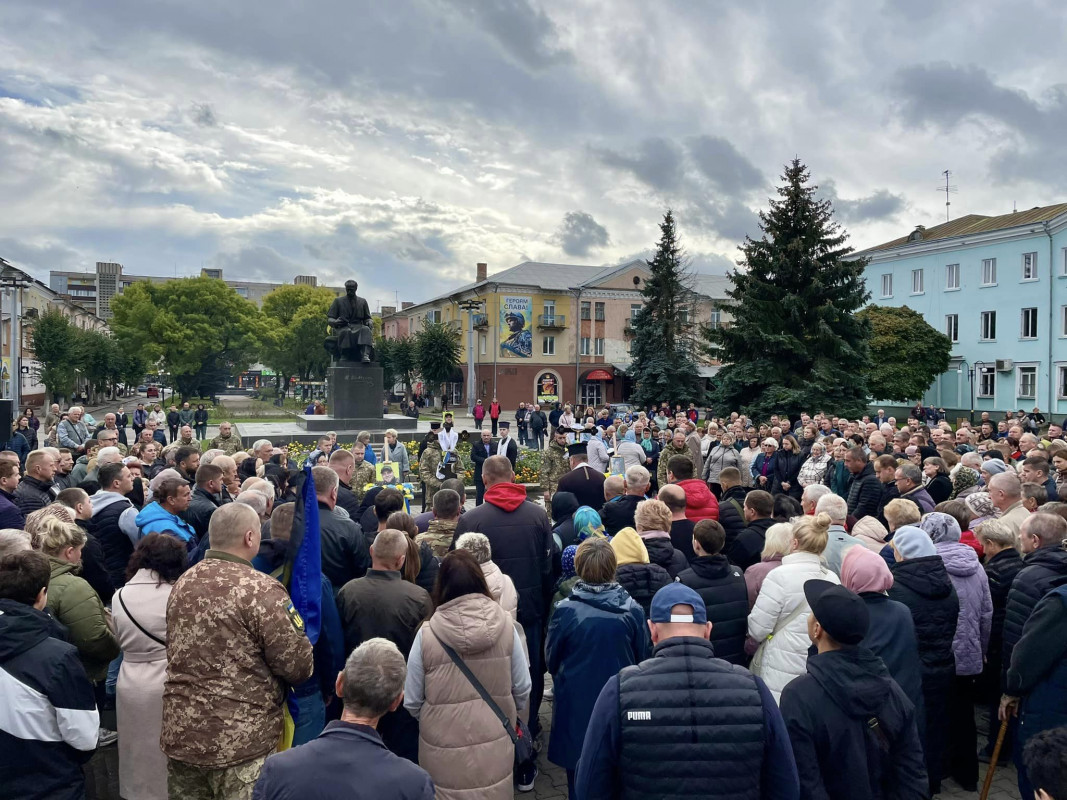 Чорний день у громаді: на Волині попрощалися з Героями Іваном Вознюком і Андрієм Вовком, які загинули в один день