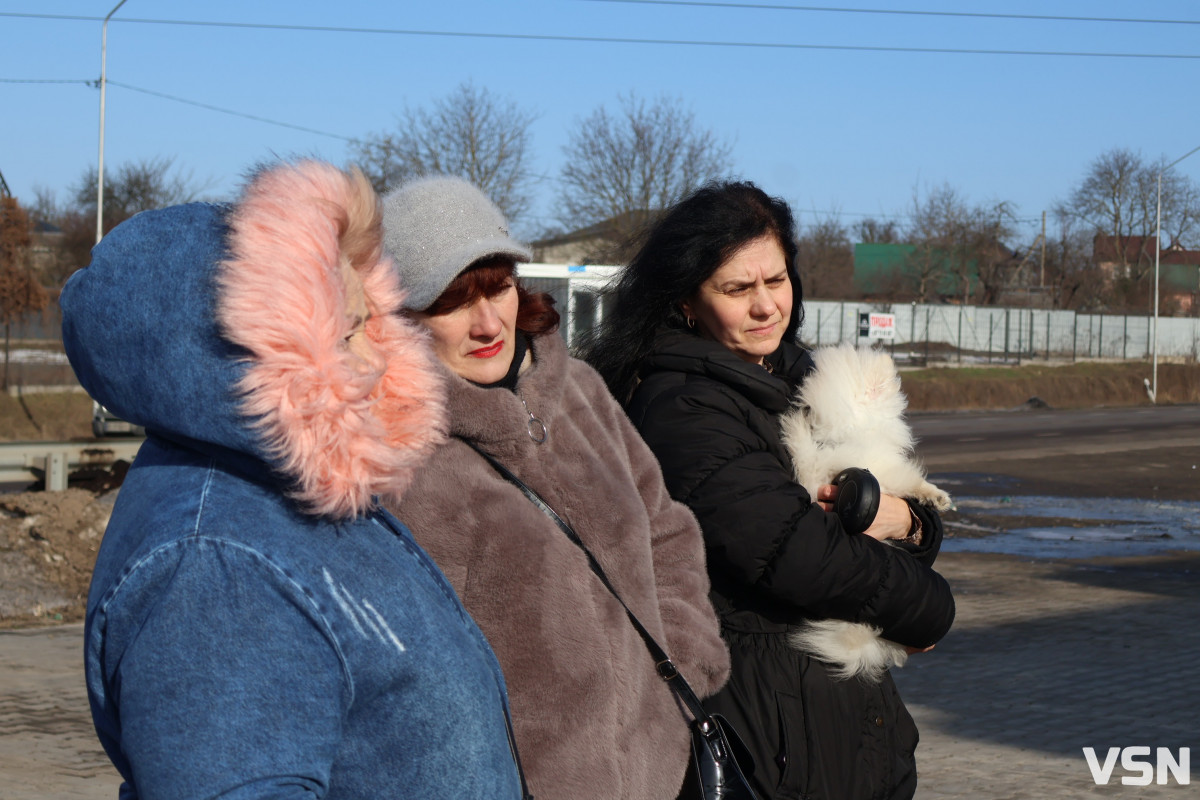 У селі під Луцьком люди щодня ризикують життям, аби перейти дорогу