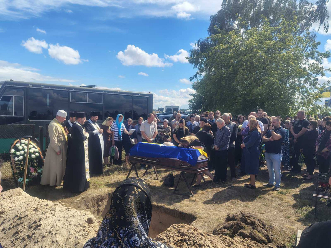 Поліг у бою на Харківщині: на Волині попрощалися з Героєм Олександром Ракоєдовим