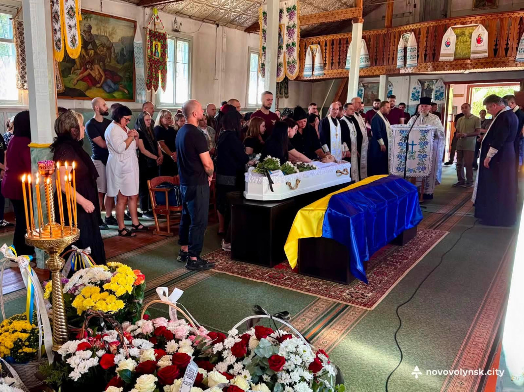 На Волині попрощалися із 26-річним захисником Дмитром Роотом