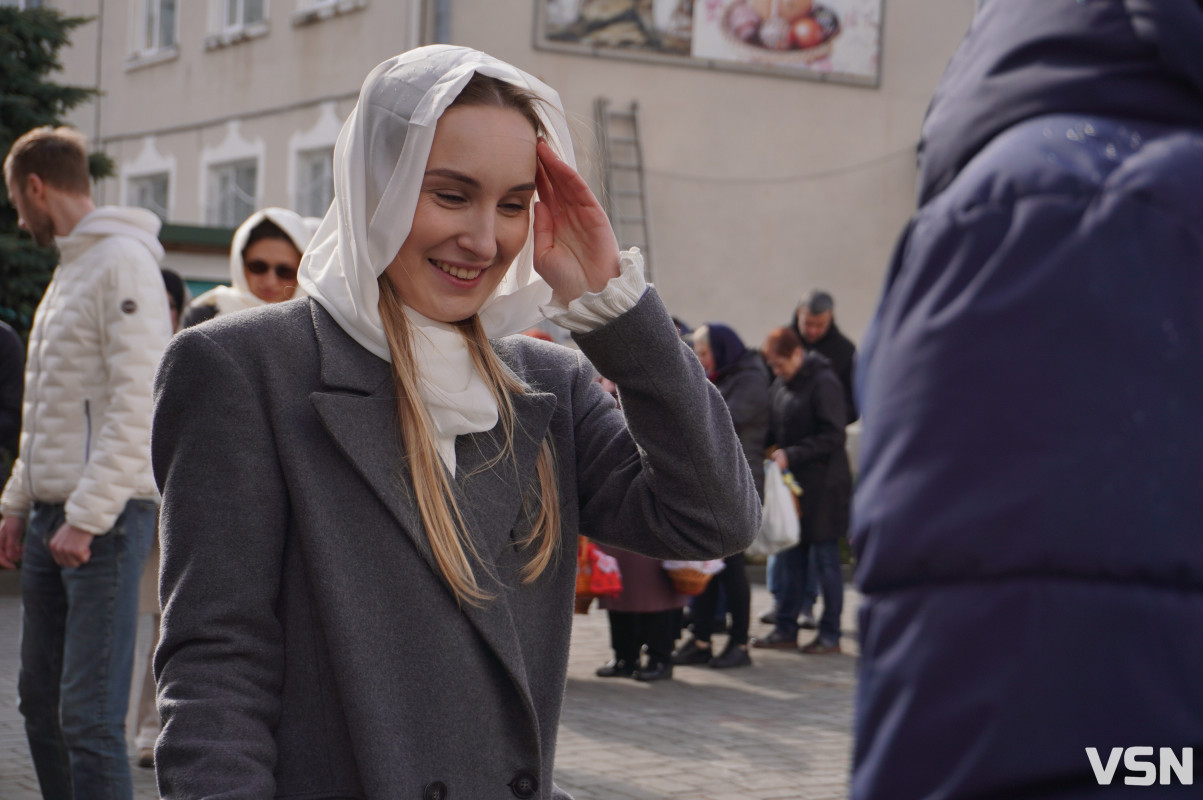 Як у Луцьку освячують Великодні кошики? Фоторепортаж