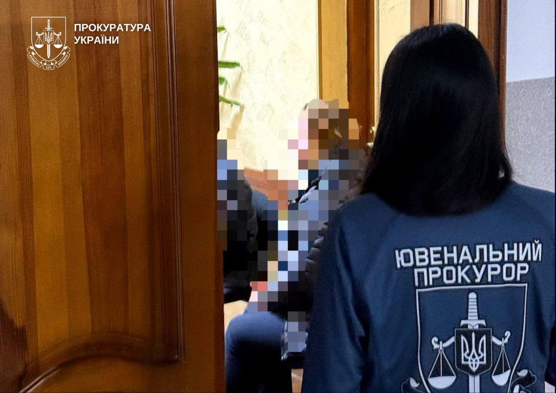 На Волині трьох посадовців викрили у розкраданні грошей у сфері охорони дитинства