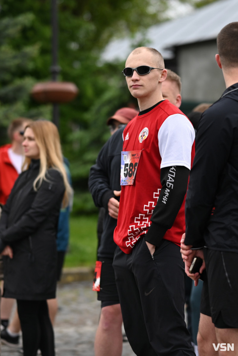 Вперше у Луцьку: яким був благодійний «Забіг Кликунів». Фоторепортаж