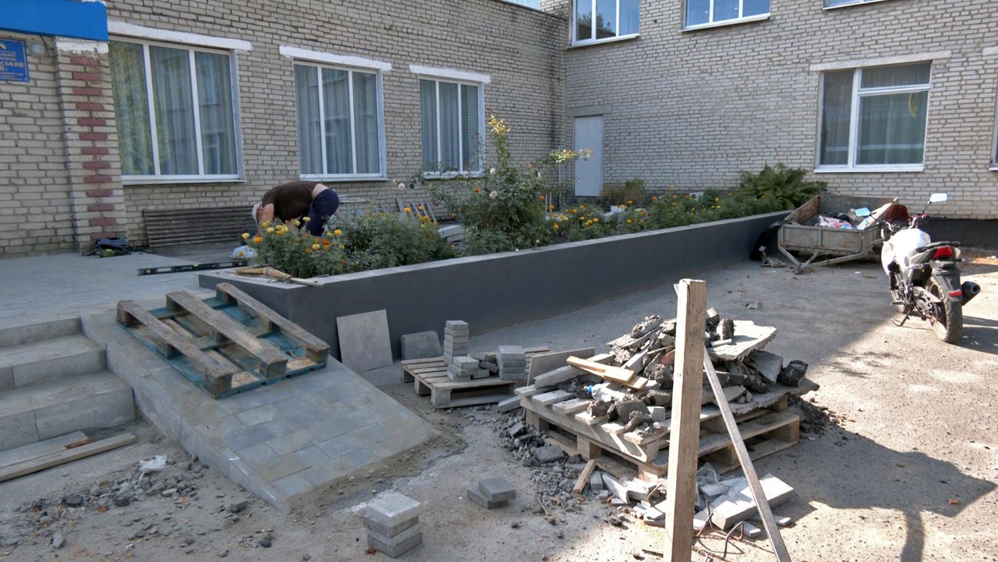 На Волині батьки й учителі разом оновлюють ліцей, який не ремонтували понад 10 років