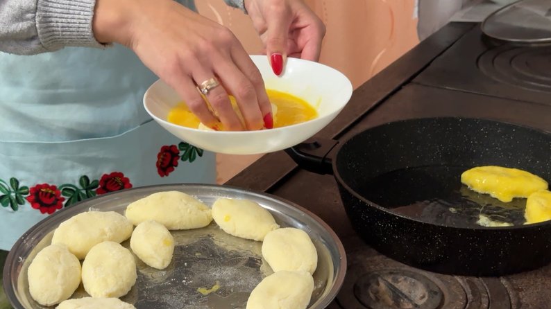 Смак із бабусиної кухні: волинянка розповіла, як готувати справжні манники