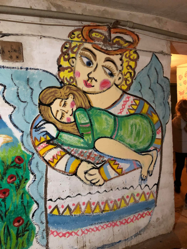 Луцькі художники розмалювали стіни бомбосховища