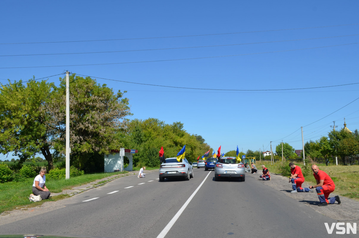 Сотні людей, прапори та квіти: востаннє додому повернувся Герой з Волині Степан Павлович