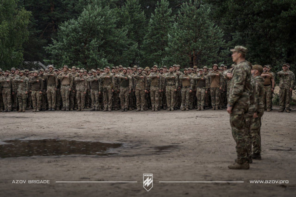 Командир бригади «Азов» Денис Прокопенко повертається на службу. Фото