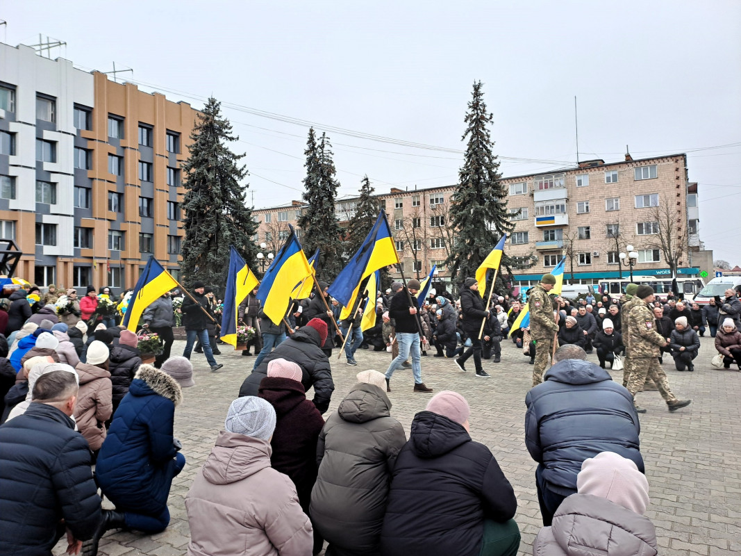 Дві втрати в одні громаді: на Волині попрощалися з Героями Артемом Абрамчуком та Юрієм Гусаром