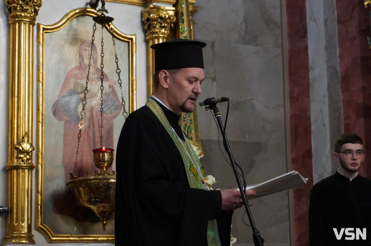 «Ваша зброя — перо»: у кафедральному соборі Святої Трійці відслужили молебень та відзначили журналістів Волині