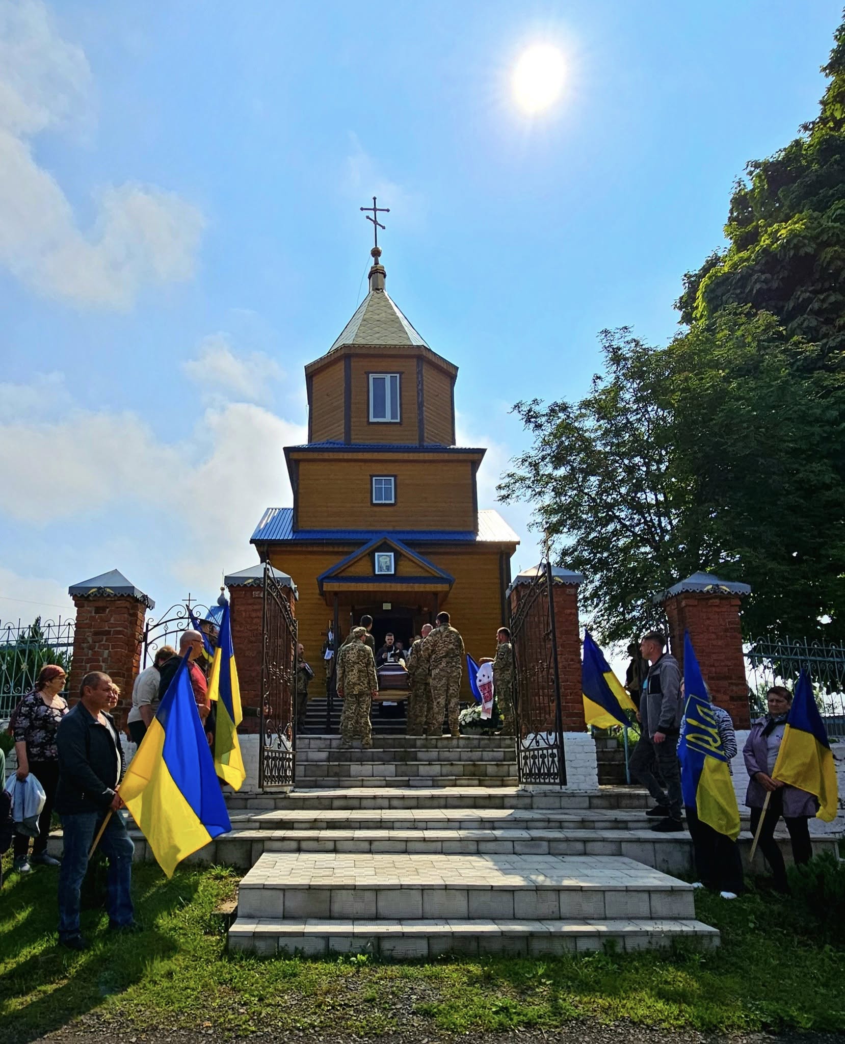 Загинув понад рік тому: на Волині попрощались з Героєм Дмитром Лехівим