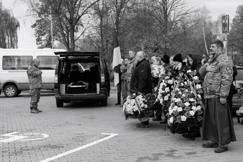 На війні зустрів своє 49-річчя: у Луцьку попрощалися із загиблим Героєм Сергієм Собчуком. Фото