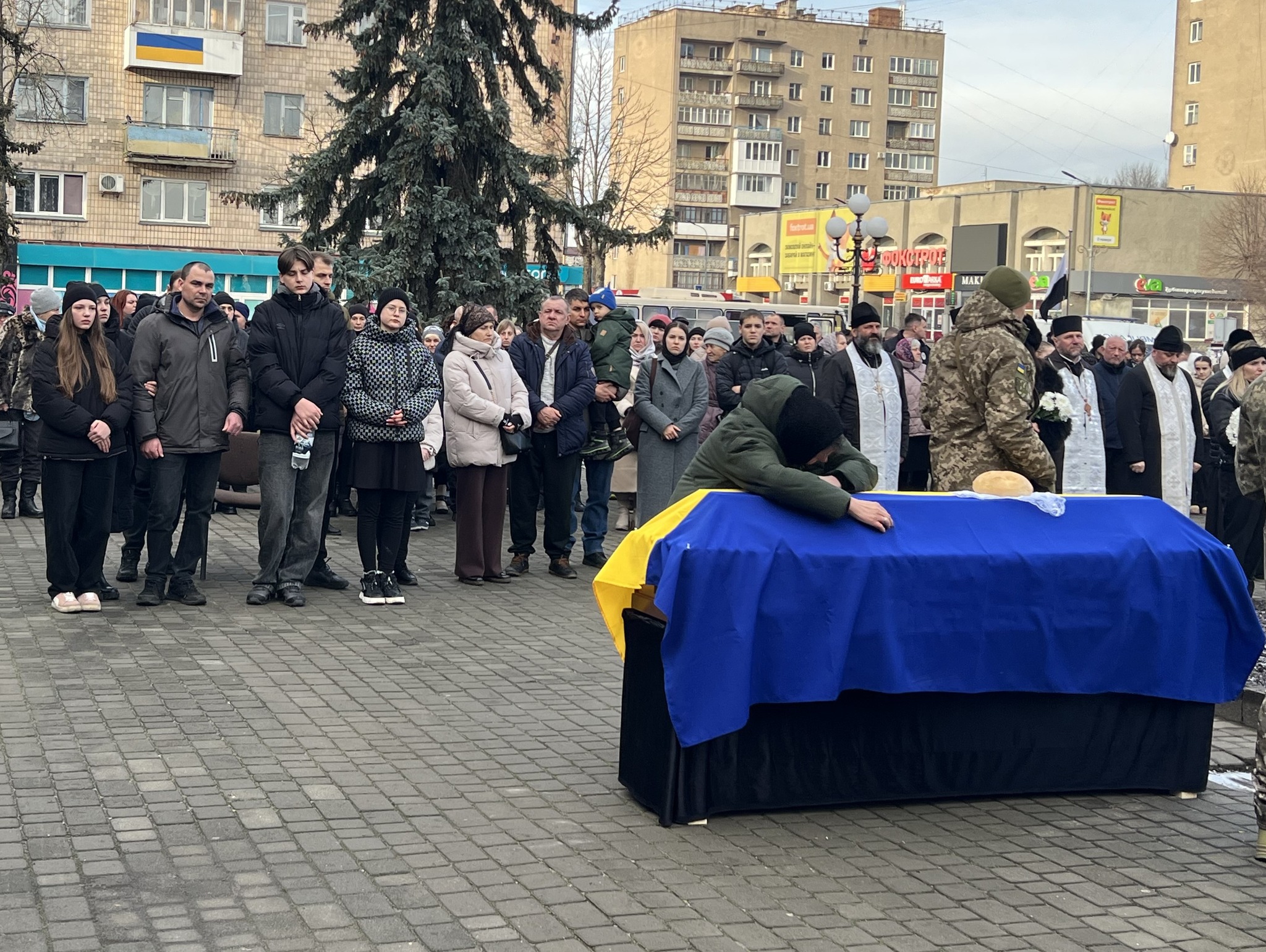ДНК-експертиза обірвала надії: на Волині попрощалися з Героєм Юрієм Данилюком