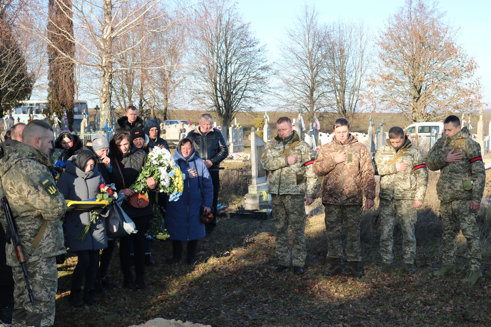 Прощання в останній день 2024 року: на Волині поховали загиблого Героя Володимира Вельгуса