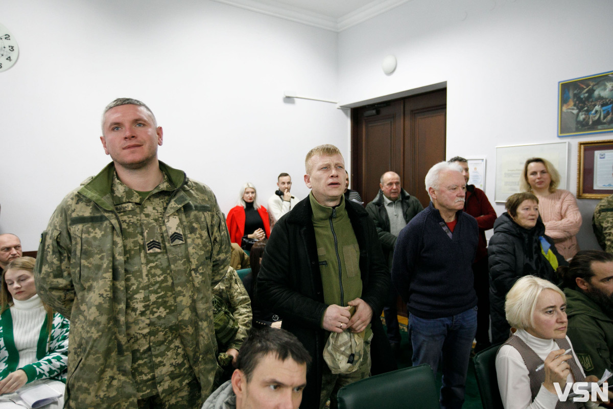 Військові у Луцькраді: ветеранський хаб і 500 мільйонів гривень на ЗСУ. Фоторепортаж з сесії