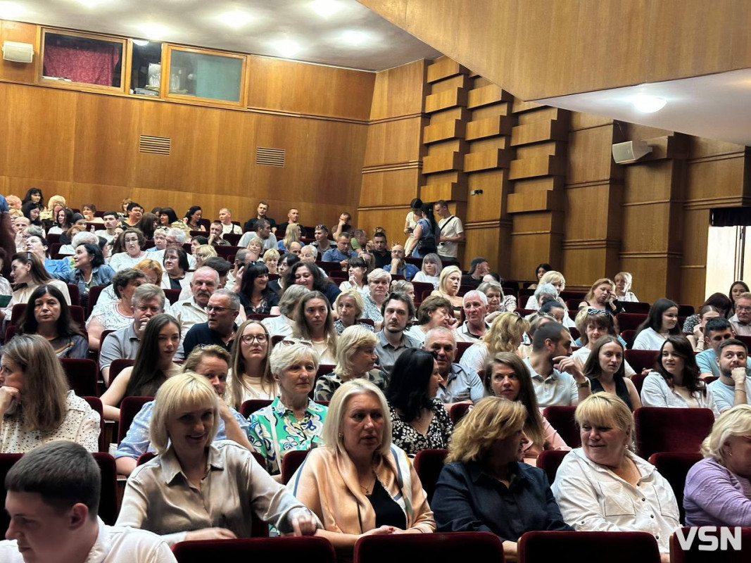 Аншлаг у Волинському драмтеатрі: 85-й театральний сезон завершили виставою «Сільва»