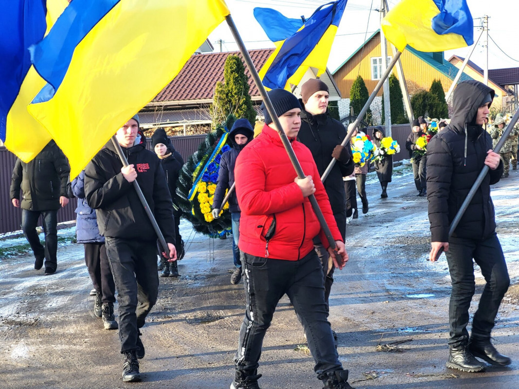 Героїчно загинув в епіцентрі бойових дій: на Волині попрощалися із добровольцем Андрієм Відніком