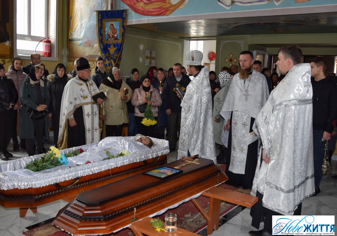 І небо плакало за ним: в останню дорогу провели 32-річного Героя з Волині Андрія Бондаря