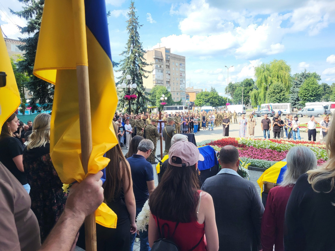 Сини продовжують боротьбу на фронті: на Волині попрощалися з Героями Юрієм Любашовим та Олександром Дубуком
