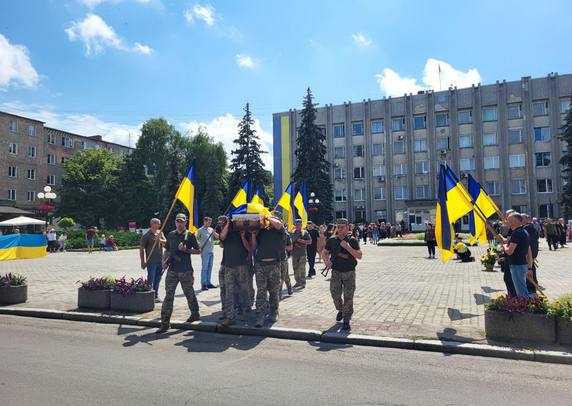 Серце не витримало жахів війни: на Волині попрощались з молодим Героєм Русланом Мазуриком