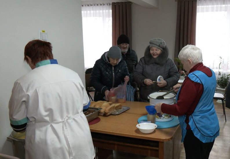 Щодня годують 150 людей: як у Луцьку працює модульний будинок для людей без постійного місця проживання