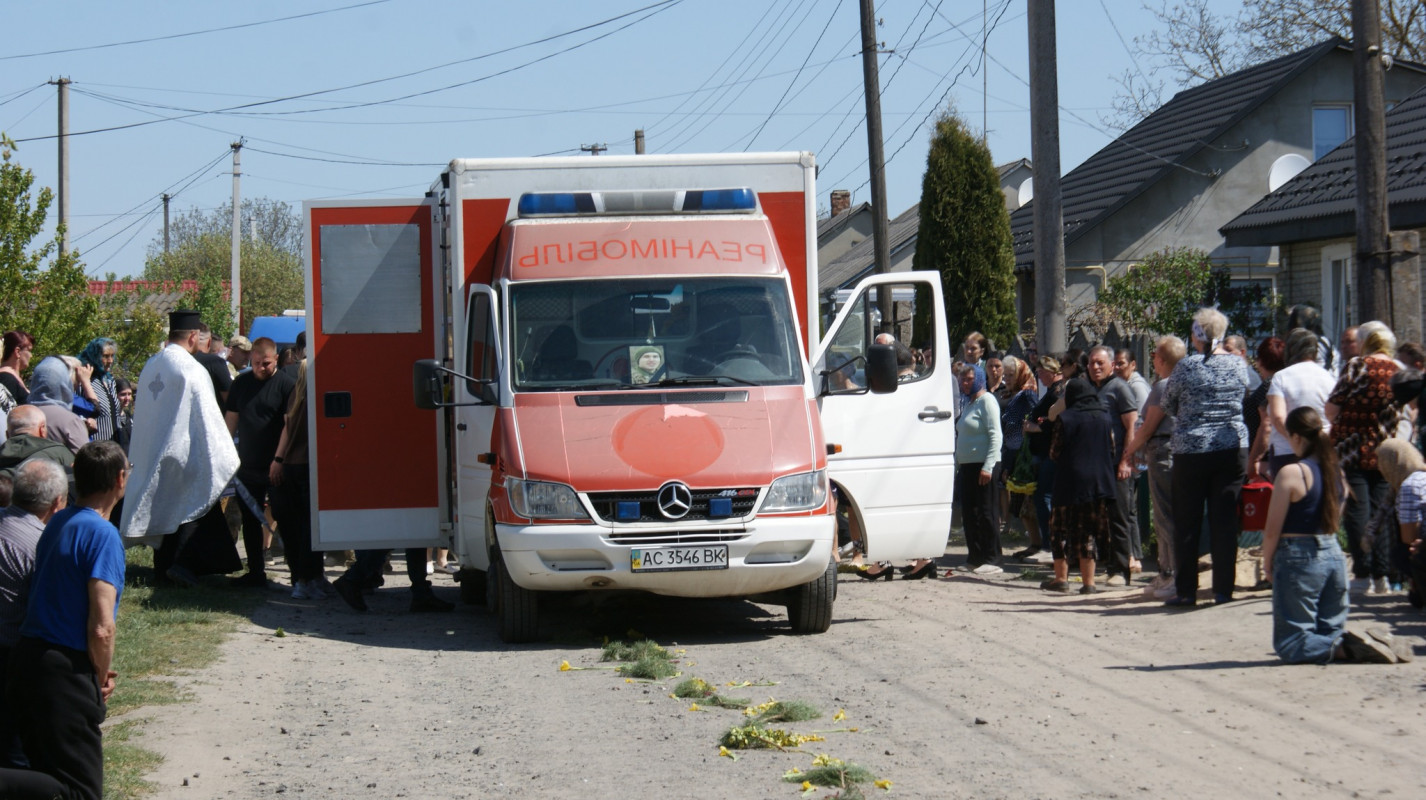 Після 789 днів очікування: на Волині провели в останню дорогу 21-річного Героя Івана Бречка