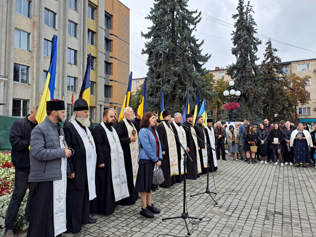 Воїн, захисник і батько чотирьох донечок: на Волині в останню дорогу провели 43-річного Героя Олександра Дригулю