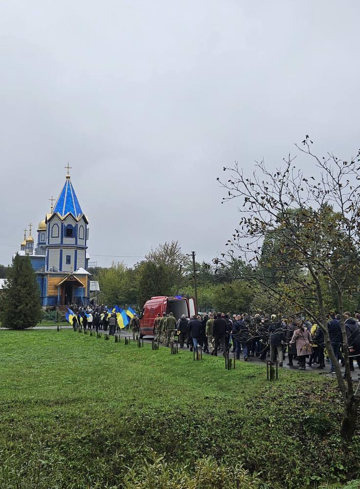 У громаді на Волині попрощалися із загиблим Героєм Олегом Ющуком