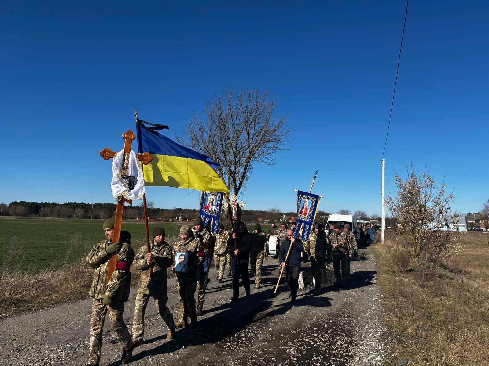 Не встиг створити власну родину: на Волині попрощались з Героєм Анатолієм Сележуком