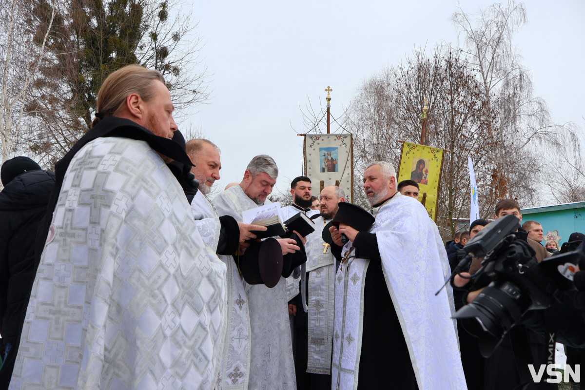 Як у Луцьку освячували воду на річці Стир. Фоторепортаж