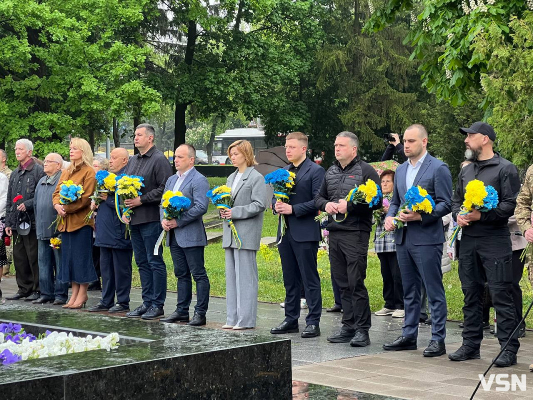 «Згадуємо невинно убієнних червоною і коричневою чумою українців»: у Луцьку вшанували пам’ять загиблих у Другій світовій війні